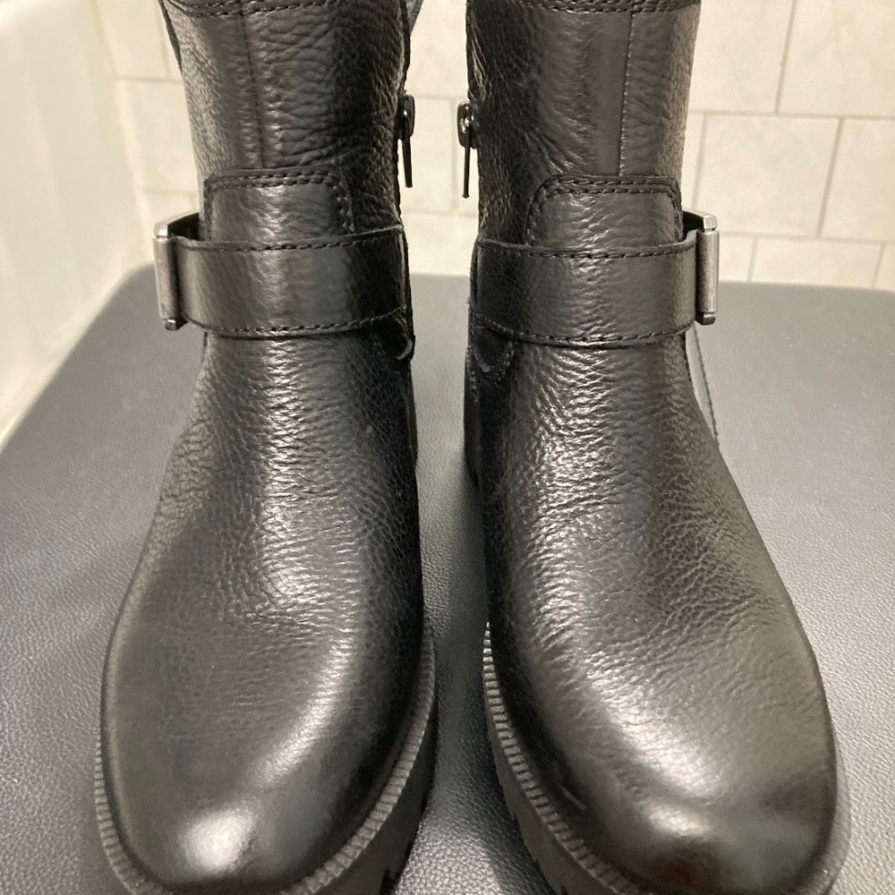COPY - Women’s zodiac leather boots size 6 1/2 m